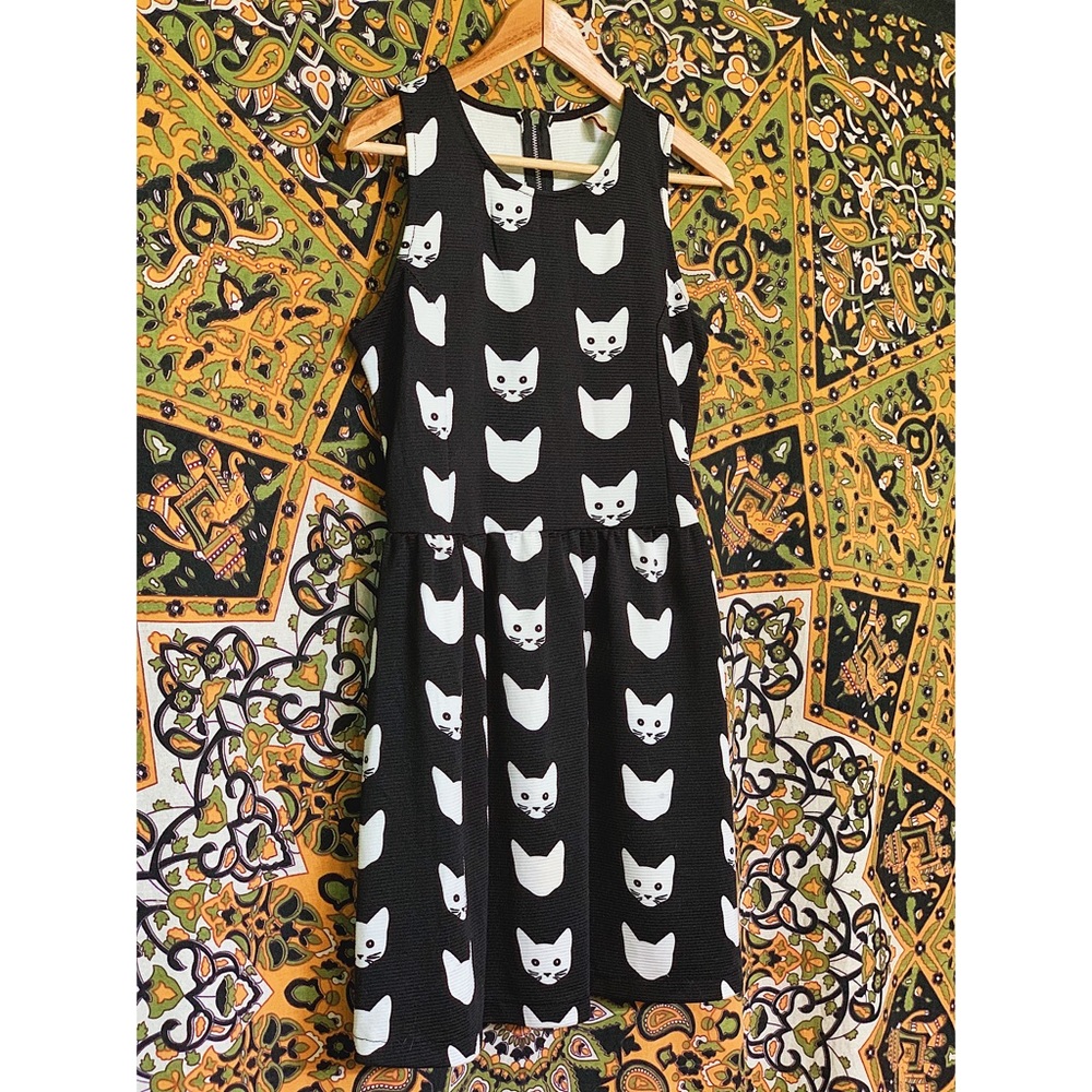 Cat Print/Pattern dress - Picture 2 of 5